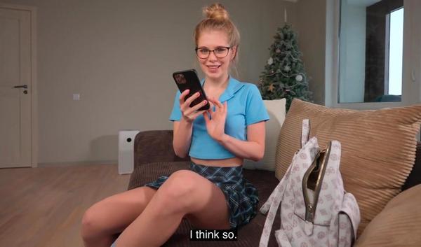 Скромная с виду девушка заявилась к дальнему родственнику и начала настаивать на сексе